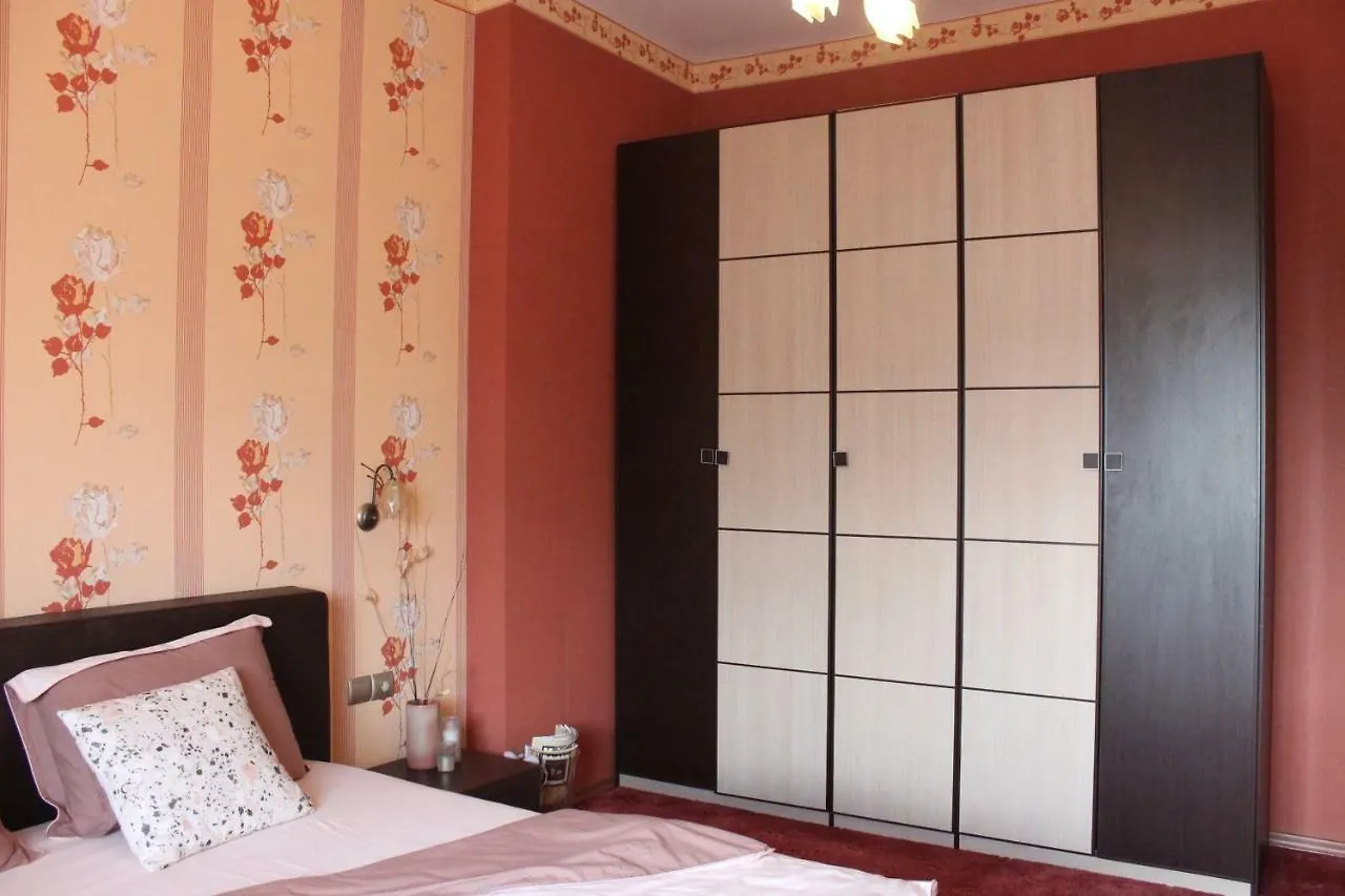 Appartement Charming And Artistic Matryoshka Place In Downtown Hotel Sofia Bulgarije